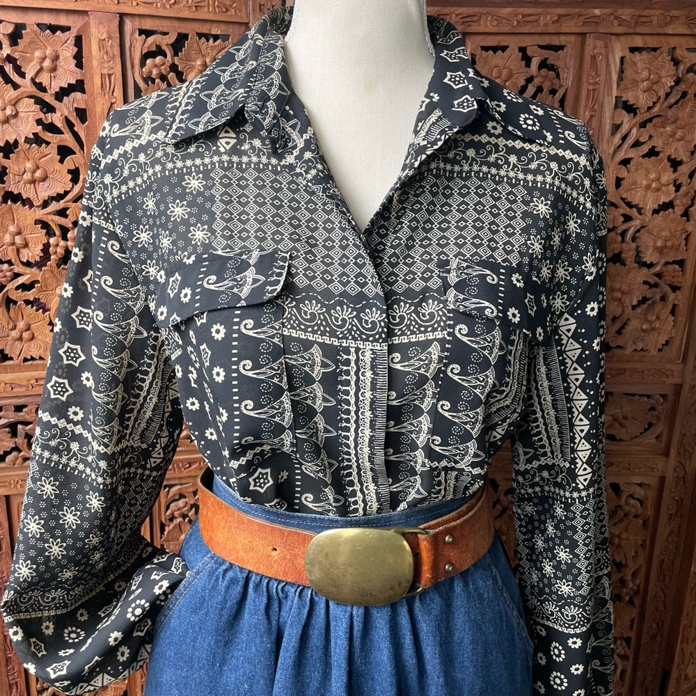 SHAVER LAKE VINTAGE Paisley Bandana Western Floral Patterned Button-Up Blouse